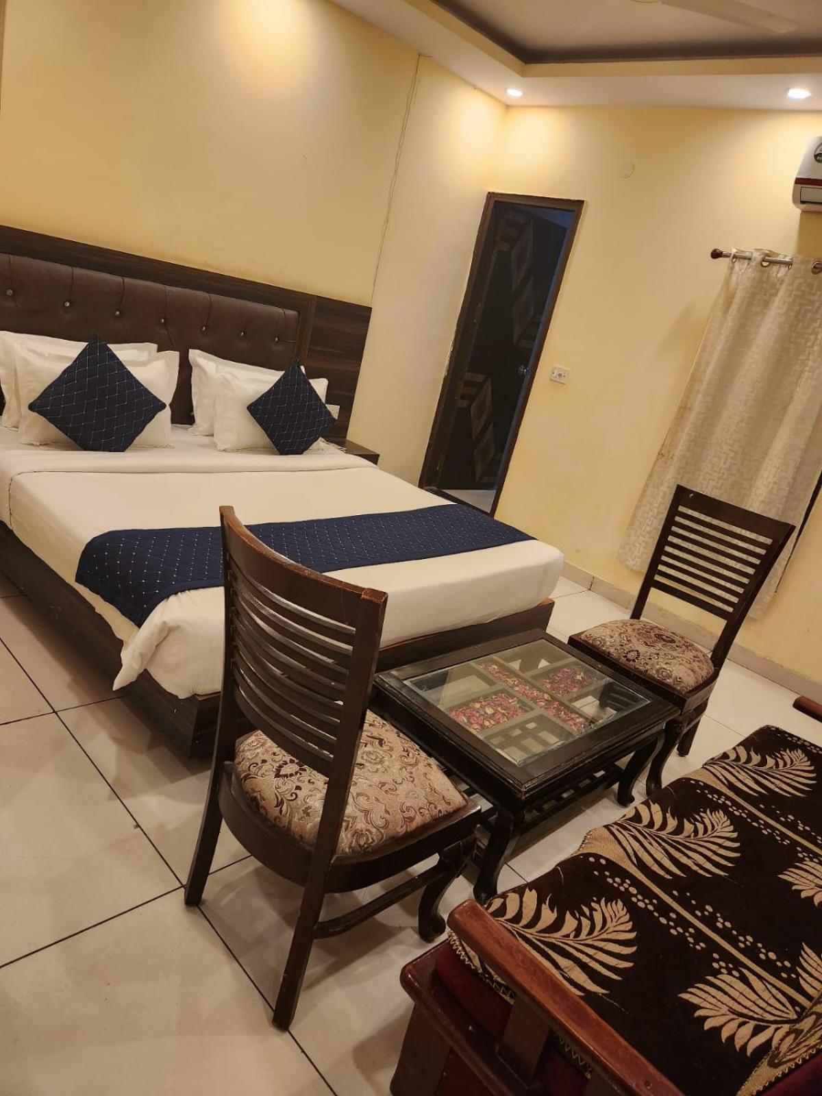 Grand Asian Blue Hotel