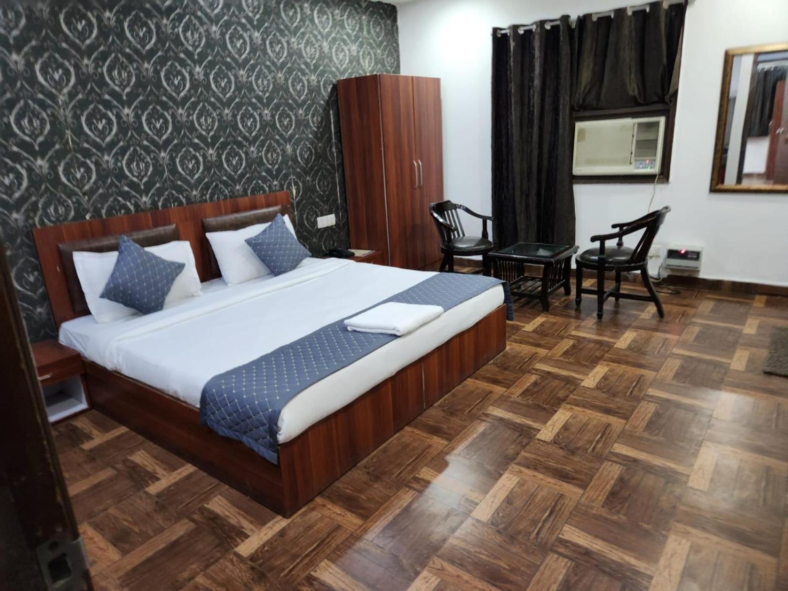 Grand Asian Blue Hotel New Delhi