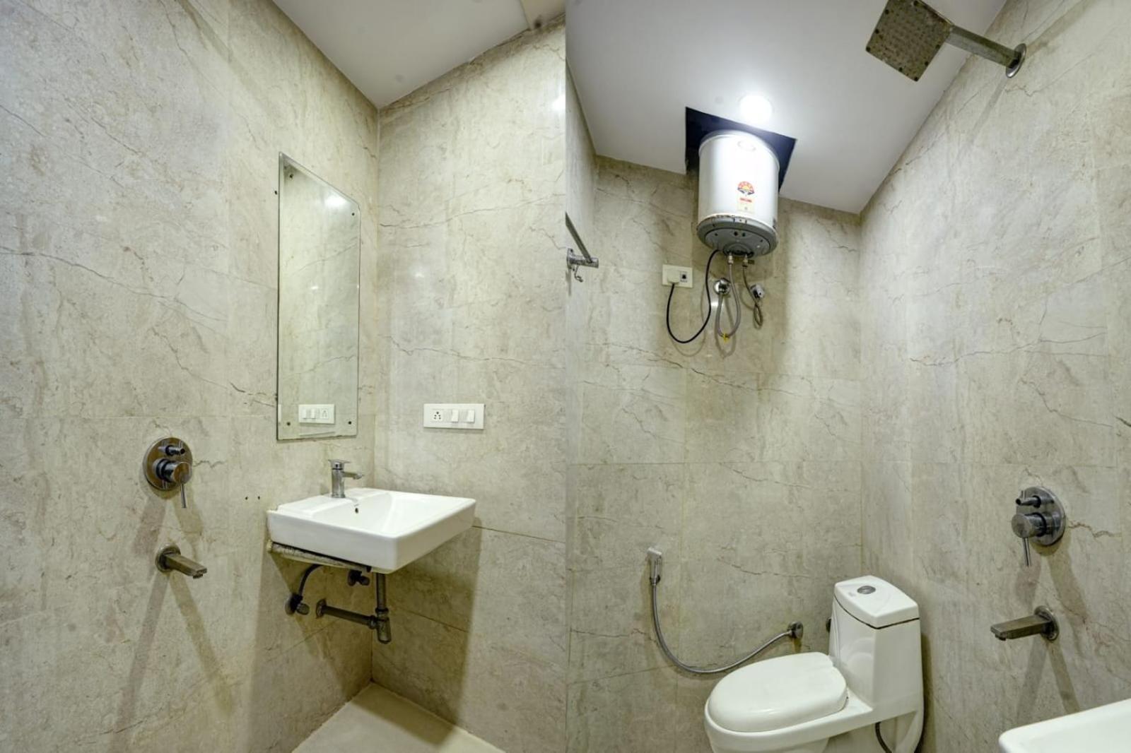 Grand Asian Blue Hotel