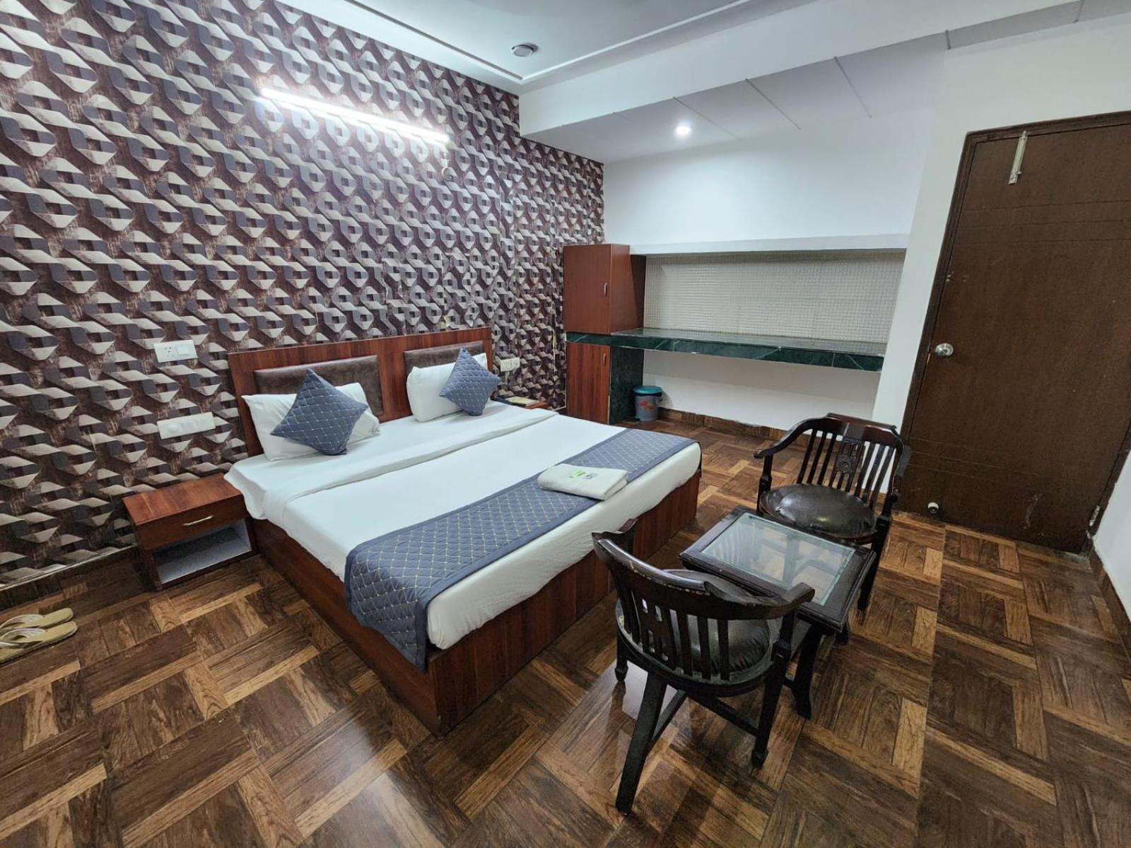 Grand Asian Blue Hotel New Delhi